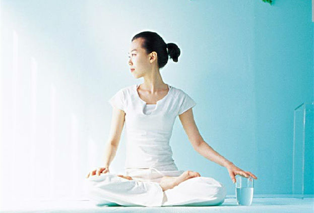 多种瑜伽方法助你减轻压力